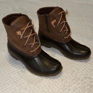 🥾 EUC Women’s Speedy Syren Gulf Duck Boots – Brown, Size 6.5